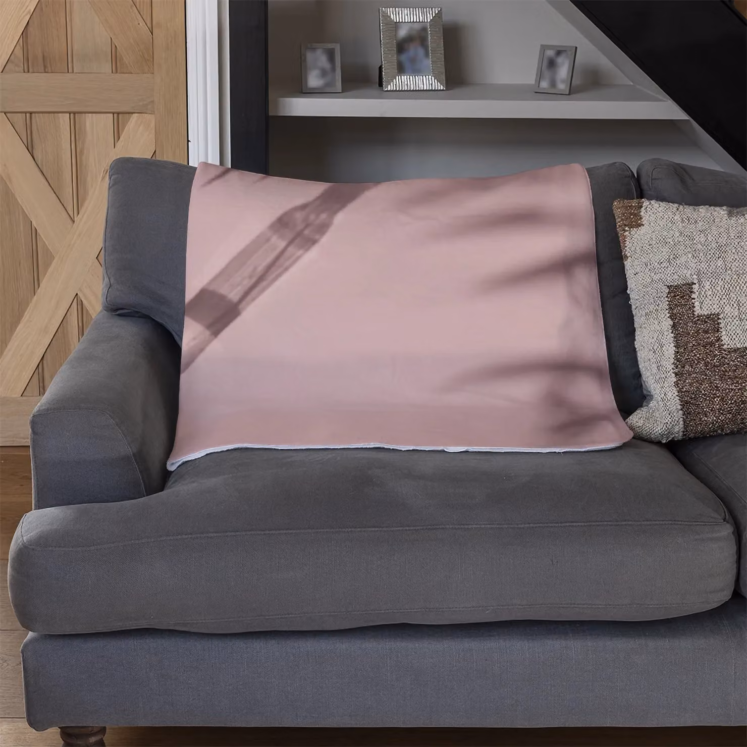 Benjamin Tate Design Botanical Leaf Fleece Blanket in Pink and Sand, W/D/H: 120 x 150 cm – 2