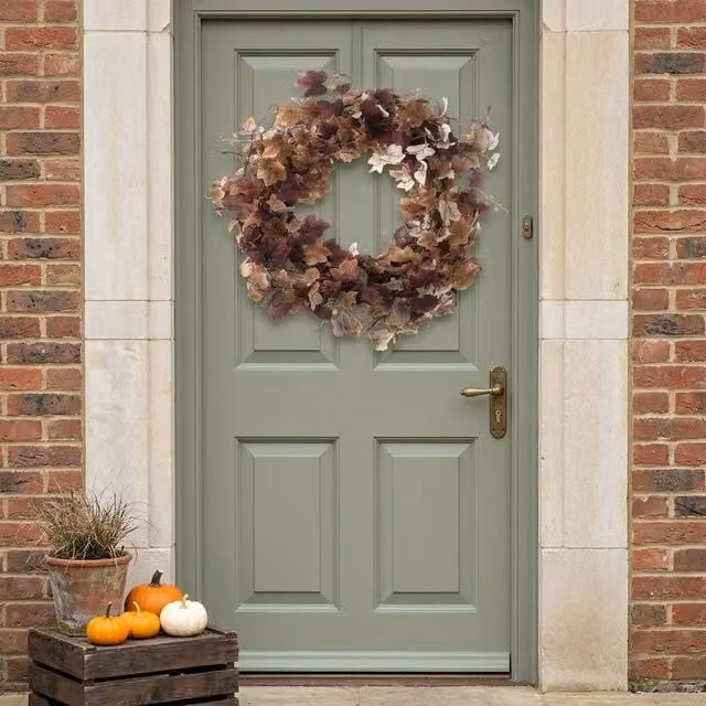 Garden Greatness Classic Rustic Leaf Harvest Wreath in Brown, Diameter: 56 cm