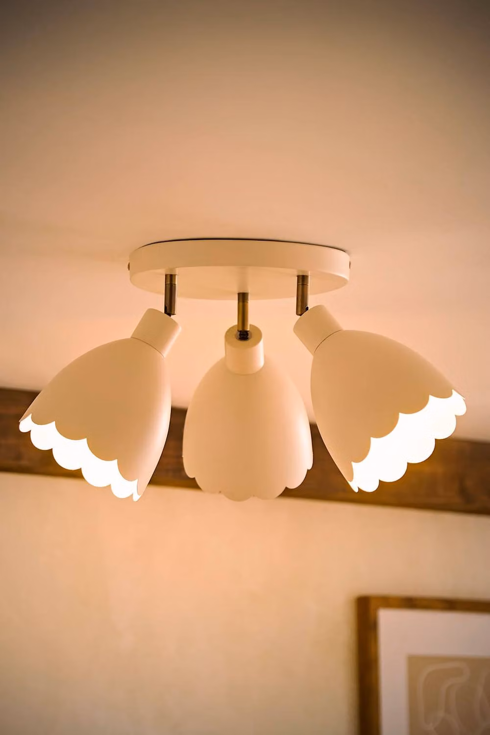 ValueLights Millie Flower Style Scallop Adjustable Ceiling Spotlight with Bulbs in Beige – 2