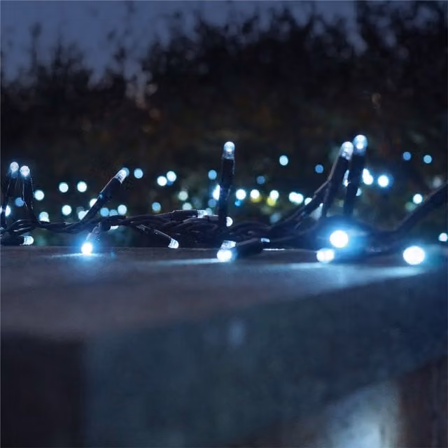 Xmas Haus Connectable LED Christmas Cluster Lights, Cool White, Black Rubber, 10m