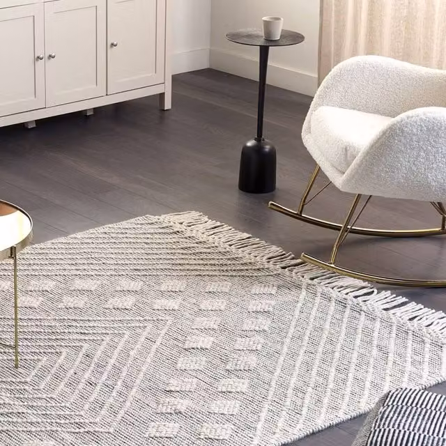 Wyld and Coco Nordic Handwoven Wool Rug in White and Grey Geometric Design, W: 160 cm, L: 230 cm