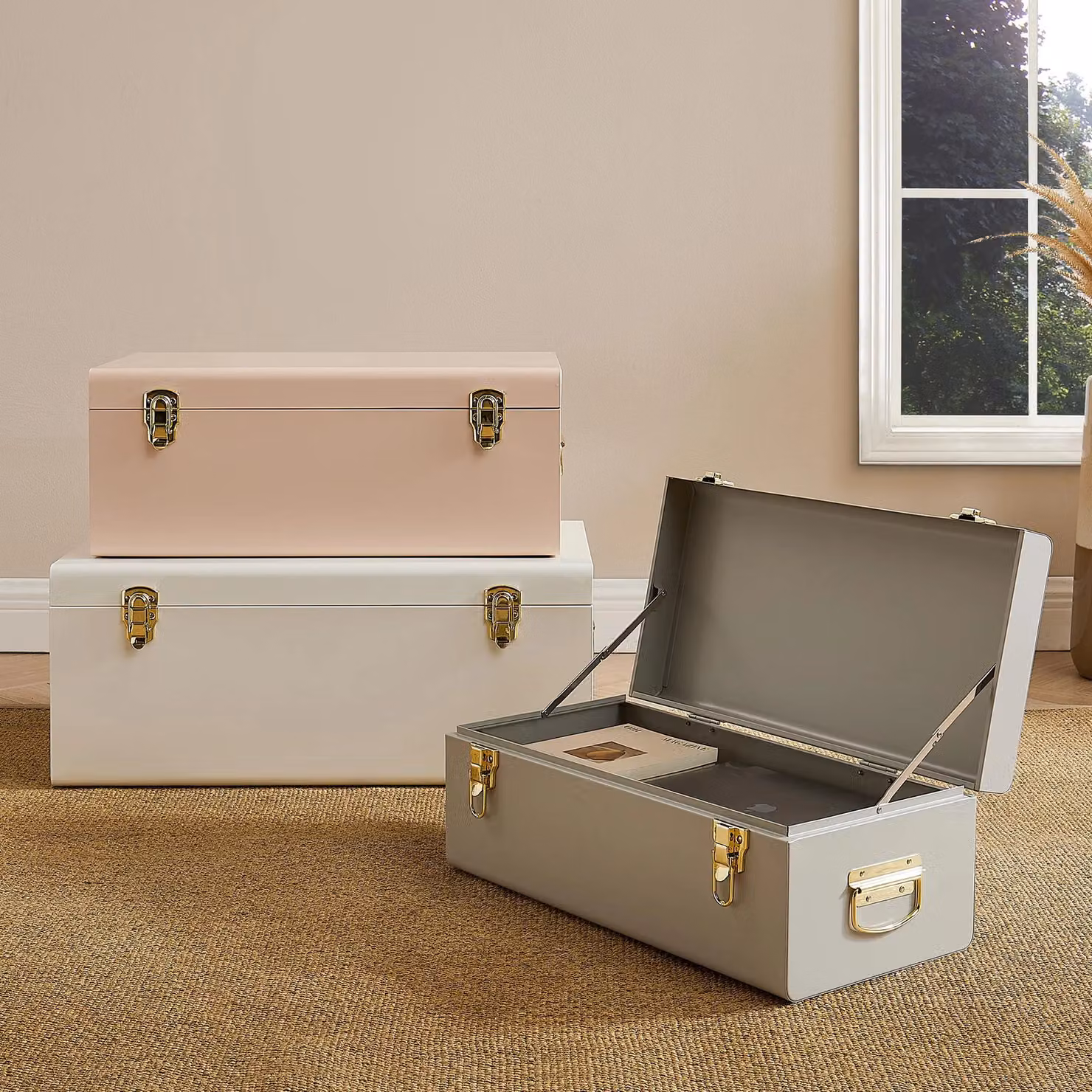 Beautify Set of 3 Metal Storage Trunks in Grey, White and Gold – 2