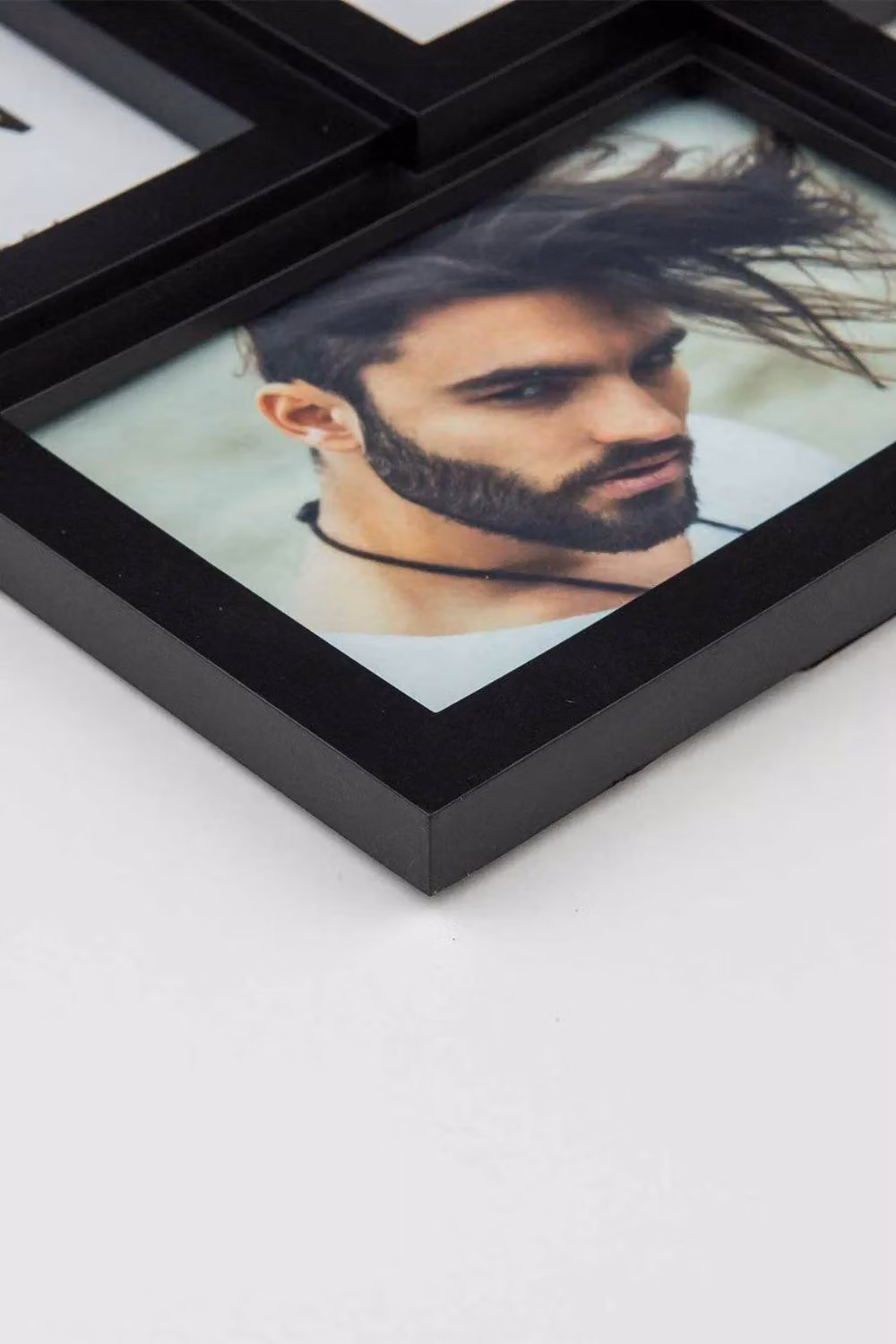 Nielsen Design Modern Multi-Aperture Wall Picture Frame in Black and White – 6