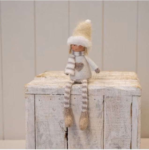 KDMD Cream Christmas Tabletop Doll with Knitted Hat, Stripey Scarf and Heart Jumper in White and Beige
