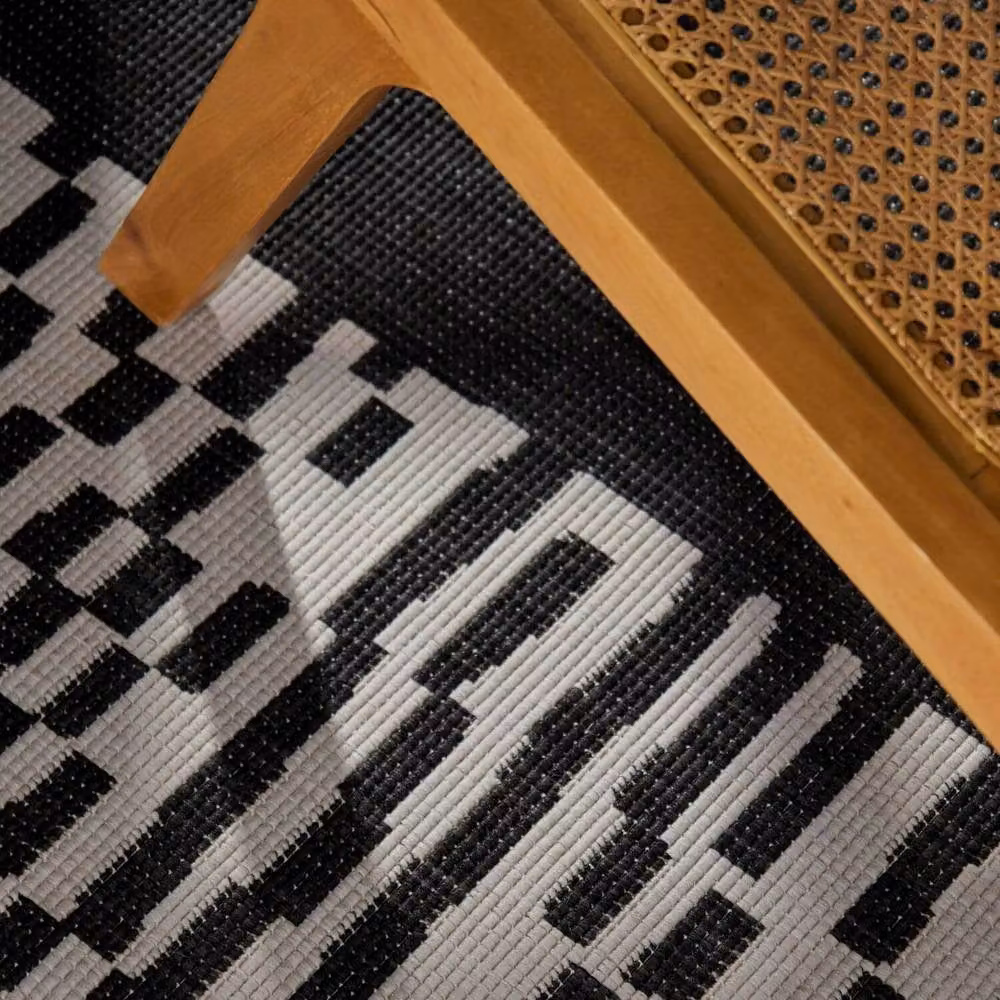 Ted Baker Acacia Reversible Geometric Indoor and Outdoor Rug in Black, W: 200 cm, D: 300 cm – 7