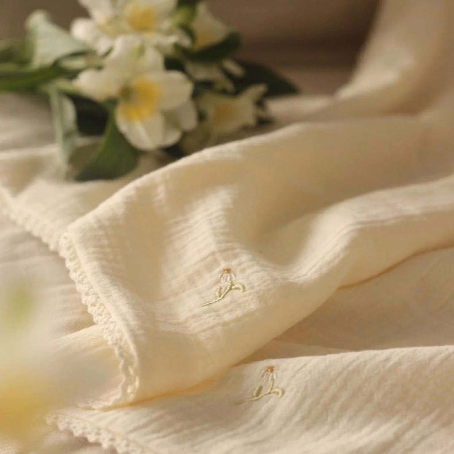 Avery Row Wild Chamomile Embroidered Organic Cotton Muslin Baby Blanket W/D: 110 x 80 cm – 3