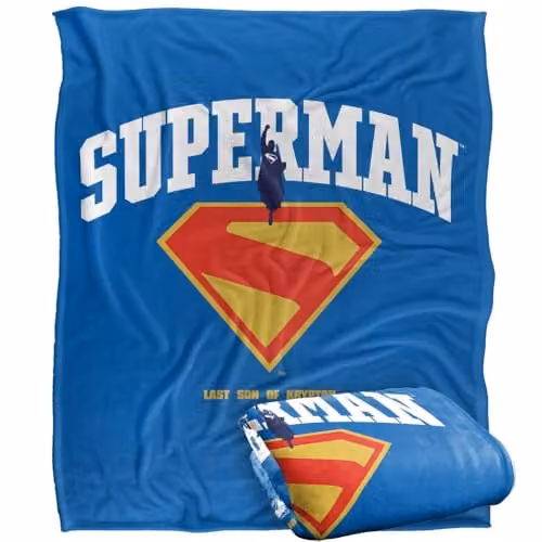 Warner Bros. Superman 2025 College Logo Super Soft Silky Touch Fleece Throw Blanket, Multicolour, W: 152 cm, D: 127 cm – 1