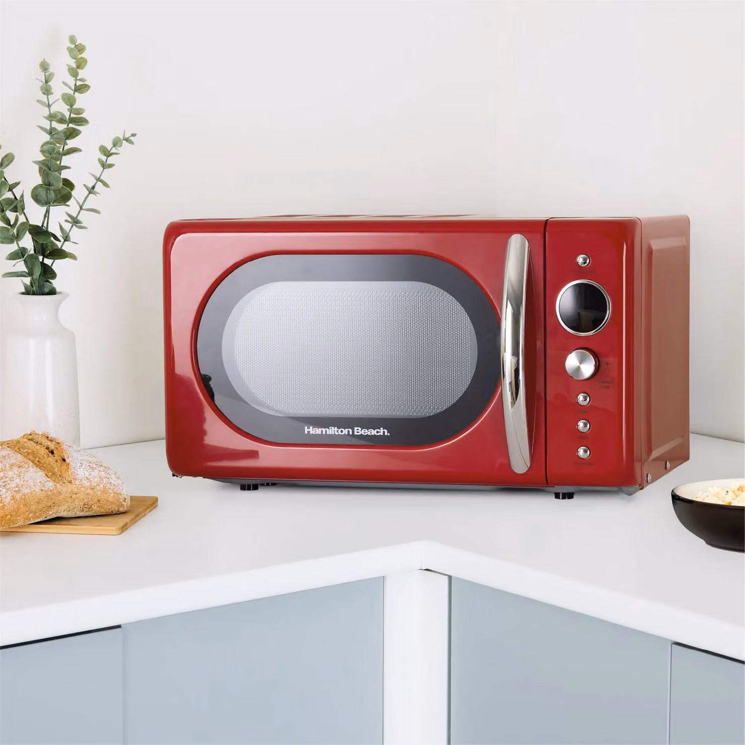 Hamilton Beach 20L Retro Red Solo Microwave with LED Display and Child Lock – 8