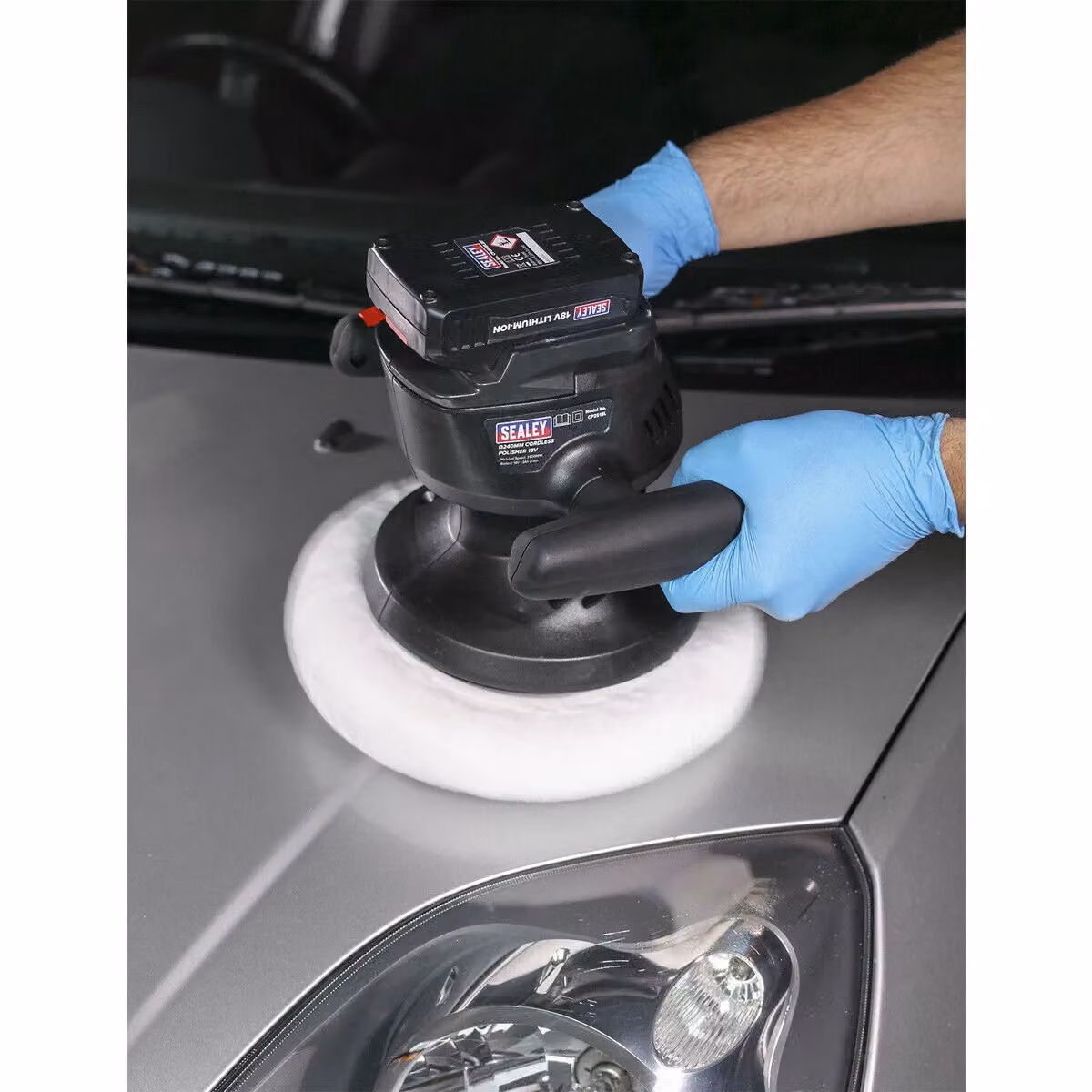 Loops 240mm Cordless Orbital Polisher with Foam Backing Pad, 18V 1.3Ah Lithium-ion, Black and Multicolour – 3