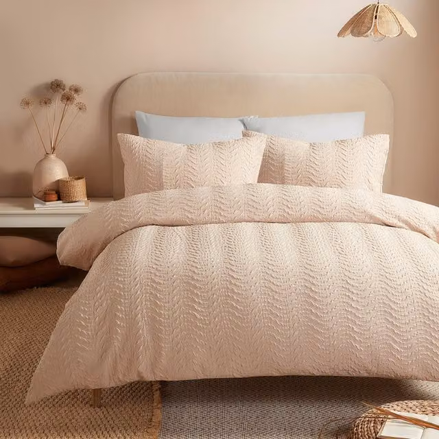 Serene Embossed Curve Duvet Cover and Pillowcase Set in Natural and Orange, W/D/H: 140 x 200 cm and 90 x 200 cm