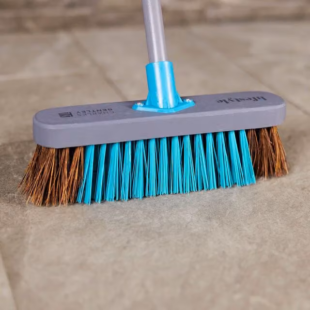 Charles Bentley Lifestyle 12 inch Bassine and Synthetic Wooden Broom in Grey, H x W x D: 131.5 x 29 x 6 cm – 1