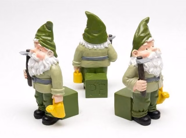 Jardinopia Standing Gnome With Watering Can Plant Pot Feet, Set of 3, Green