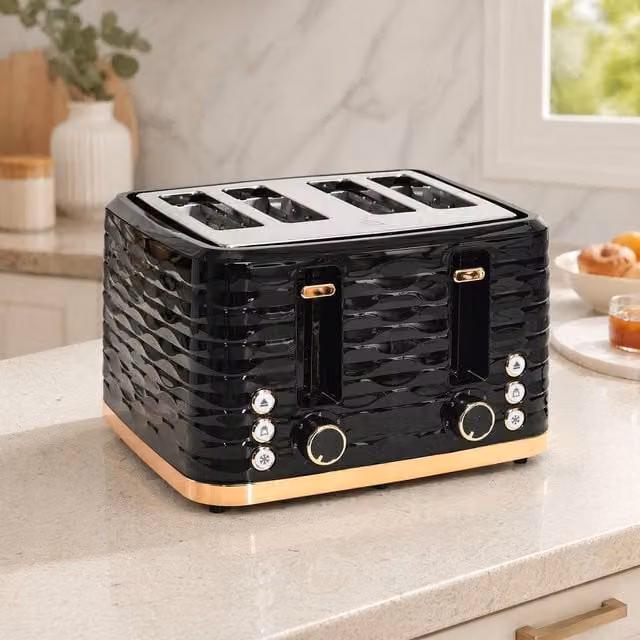 STILVORA Four-Slice Toaster in Black with Auto Shut-Off