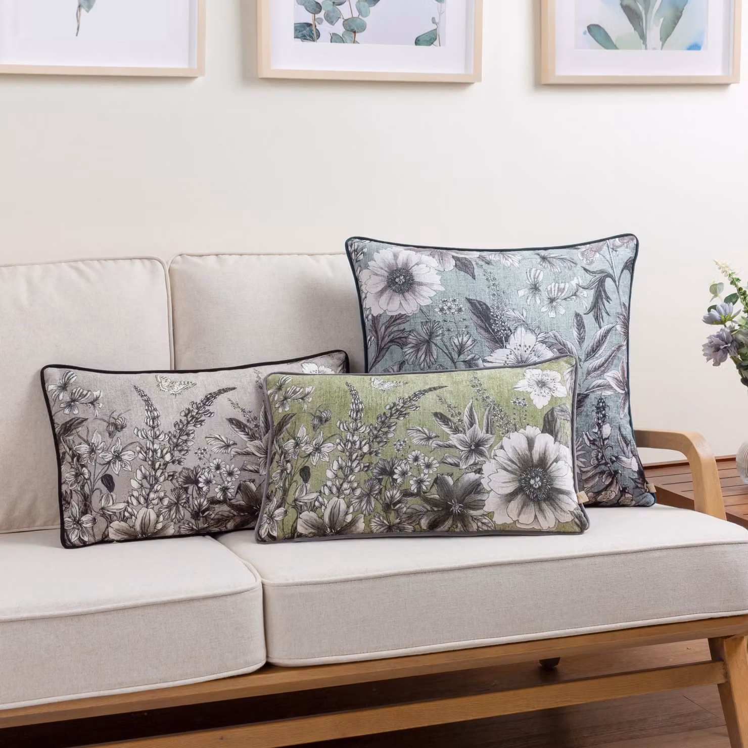 Wylder Nature Harlington Gardenia Floral Rectangular Velvet Cushion in Beige and Brown, W/H: 50 x 30 cm – 3