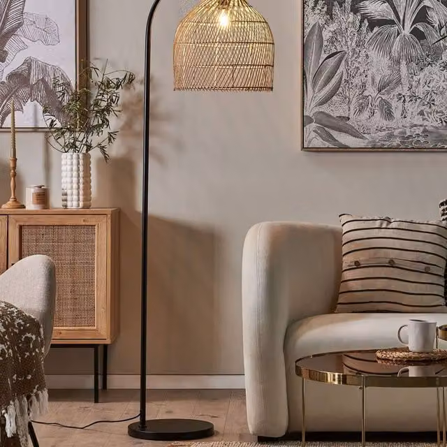Wyld and Coco Boho Rattan Floor Lamp with Brass-Toned Metal Arm in Brown and Beige, Height: 165 cm – 1