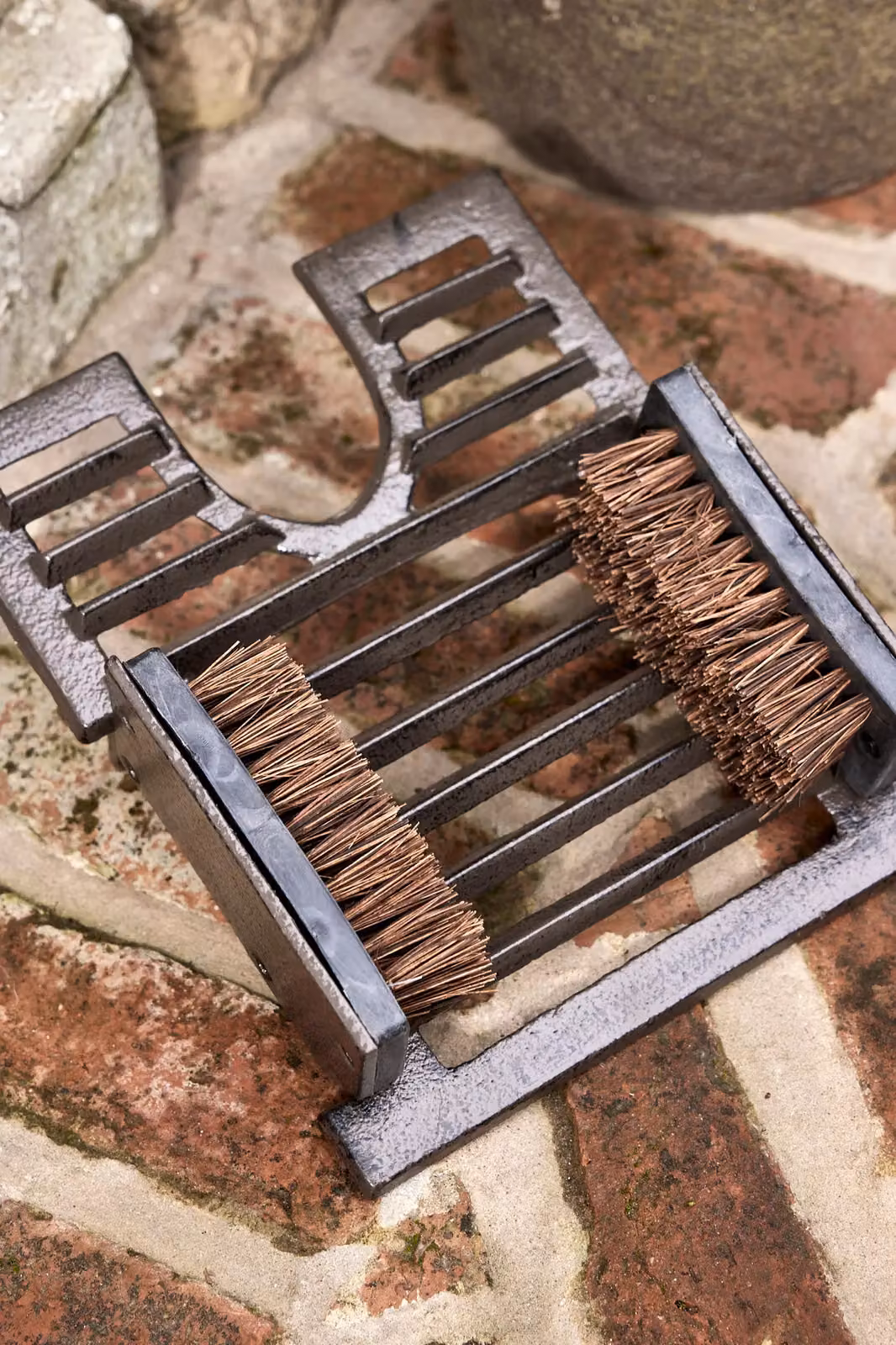 Dibor Cast Iron Outdoor Garden Boot Brush and Scraper in Brown, Medium – 3