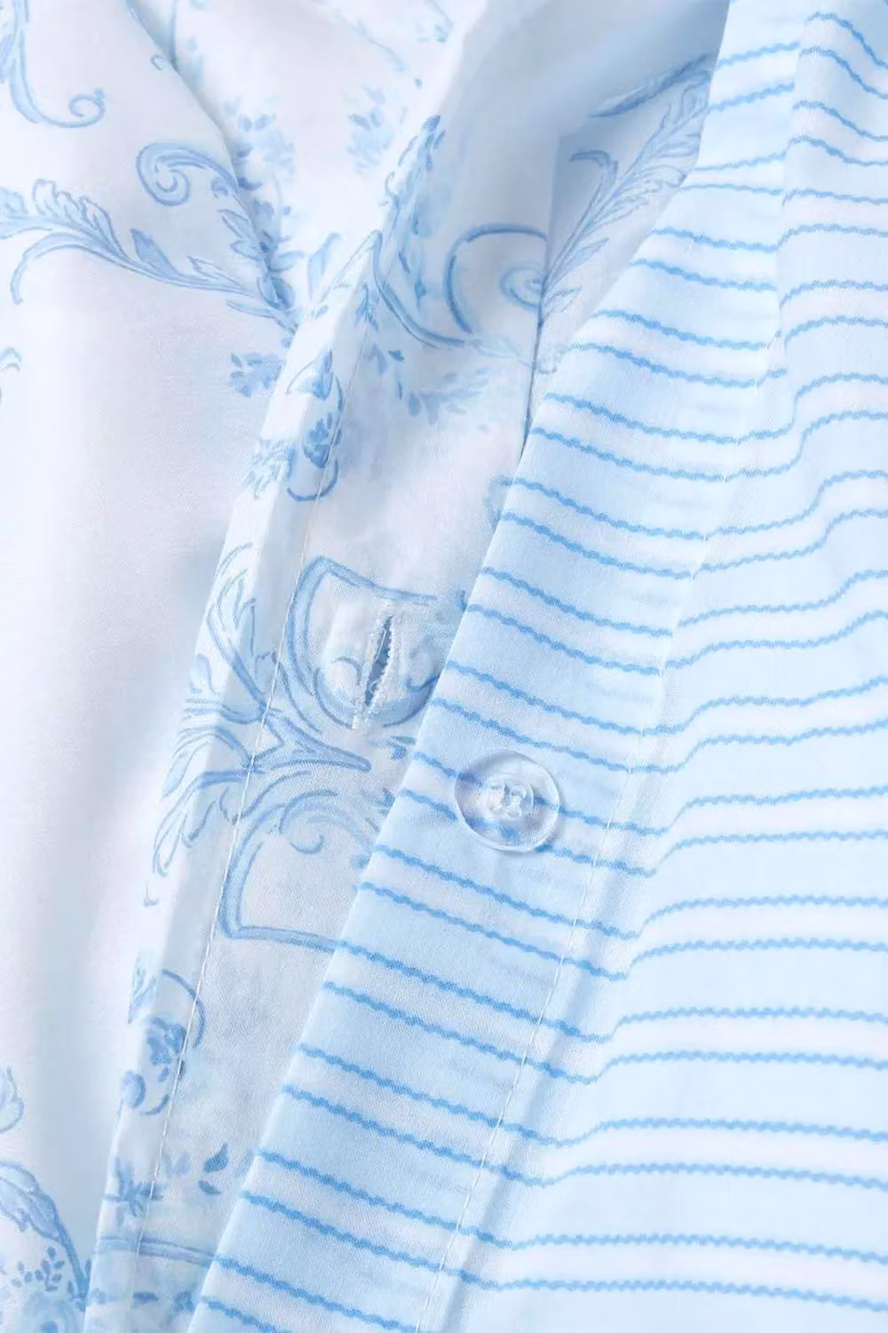 Homescapes Blue and White French Toile Patterned Cotton Duvet Cover and Pillowcase Set, 200 x 200 cm – 2