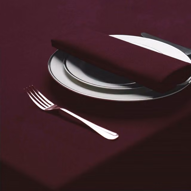 Belledorm Amalfi Rectangular Polyester Tablecloth in Red and Multicolour