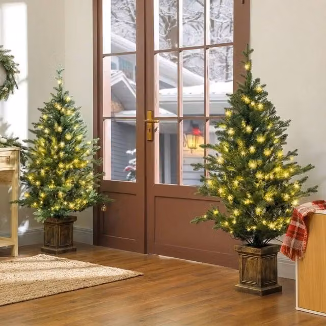 STILVORA Set of 2 Green Artificial Tabletop Christmas Trees with LED Lights, Height: 122 cm