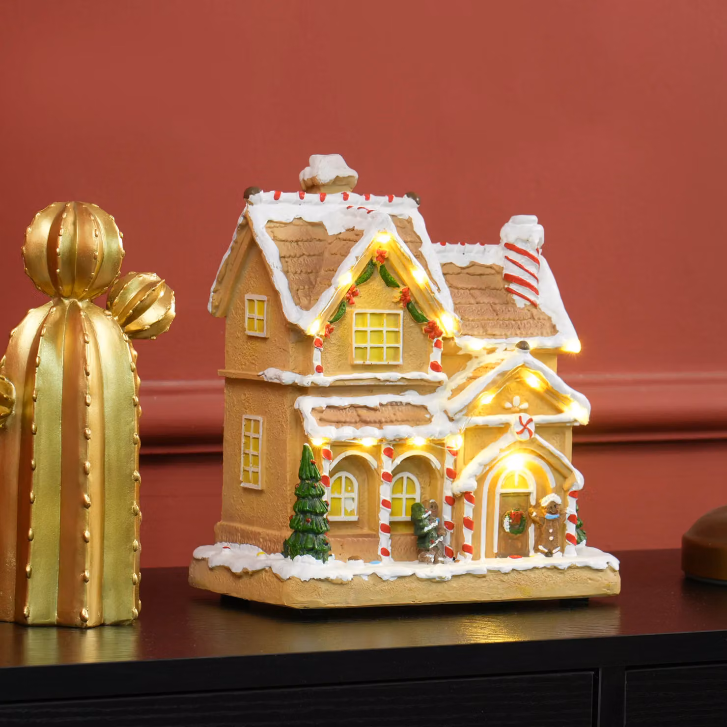 HOMCOM Lighted and Musical Christmas Candy House with Gingerbread Man in Brown and White – 2