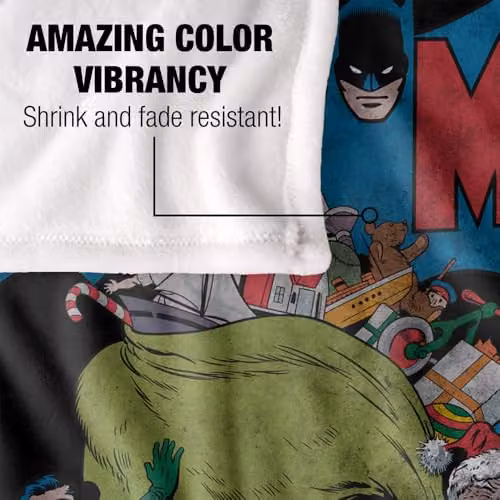 Warner Bros. Batman Seasons Greetings Christmas Comic Cover Super Soft Fleece Throw Blanket, Multicolour, W: 152 cm, D: 127 cm – 3