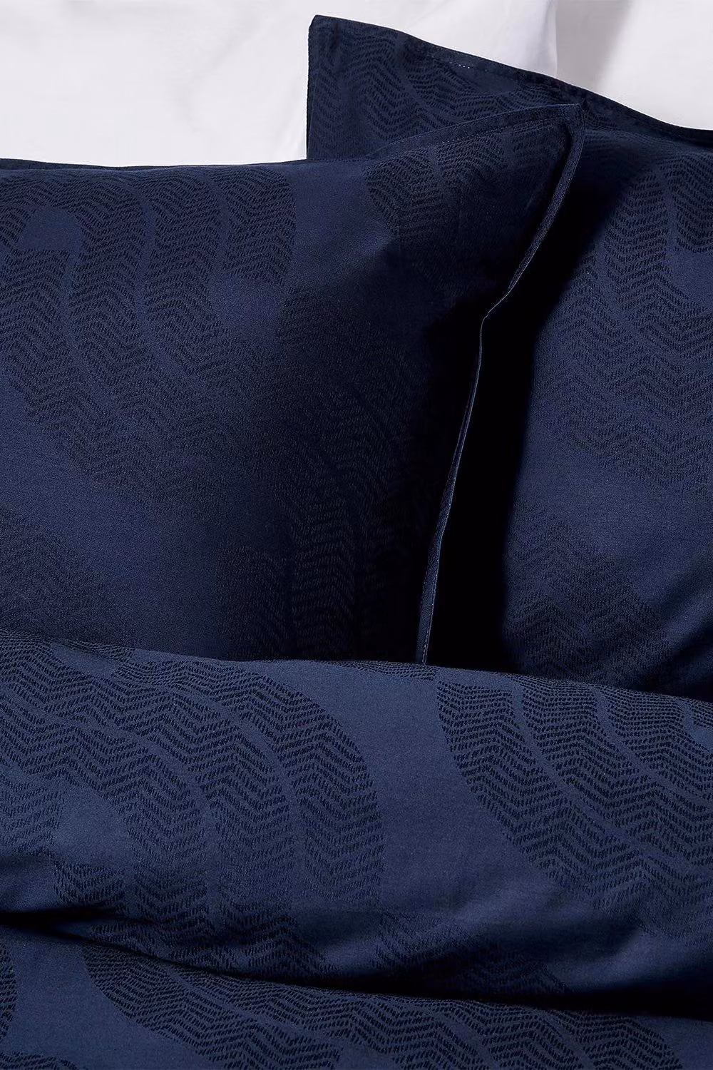 Nalu Nicole Scherzinger Leilani Reversible Cotton Sateen Standard Pillowcase in Blue – 2