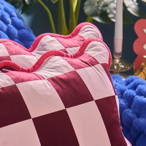 OHS Velvet Scallop Edge Cushion Covers in Burgundy and Pink – 3