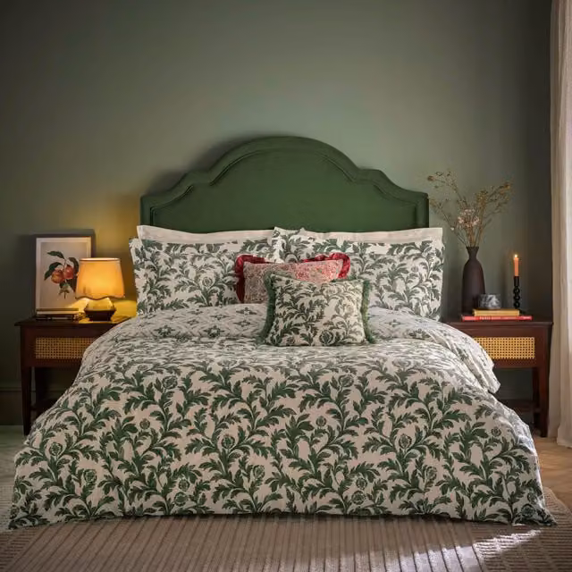 Paoletti Hedera Floral Cotton Duvet Cover and Pillowcase Set in Green, W/D/H: 200 x 200 cm