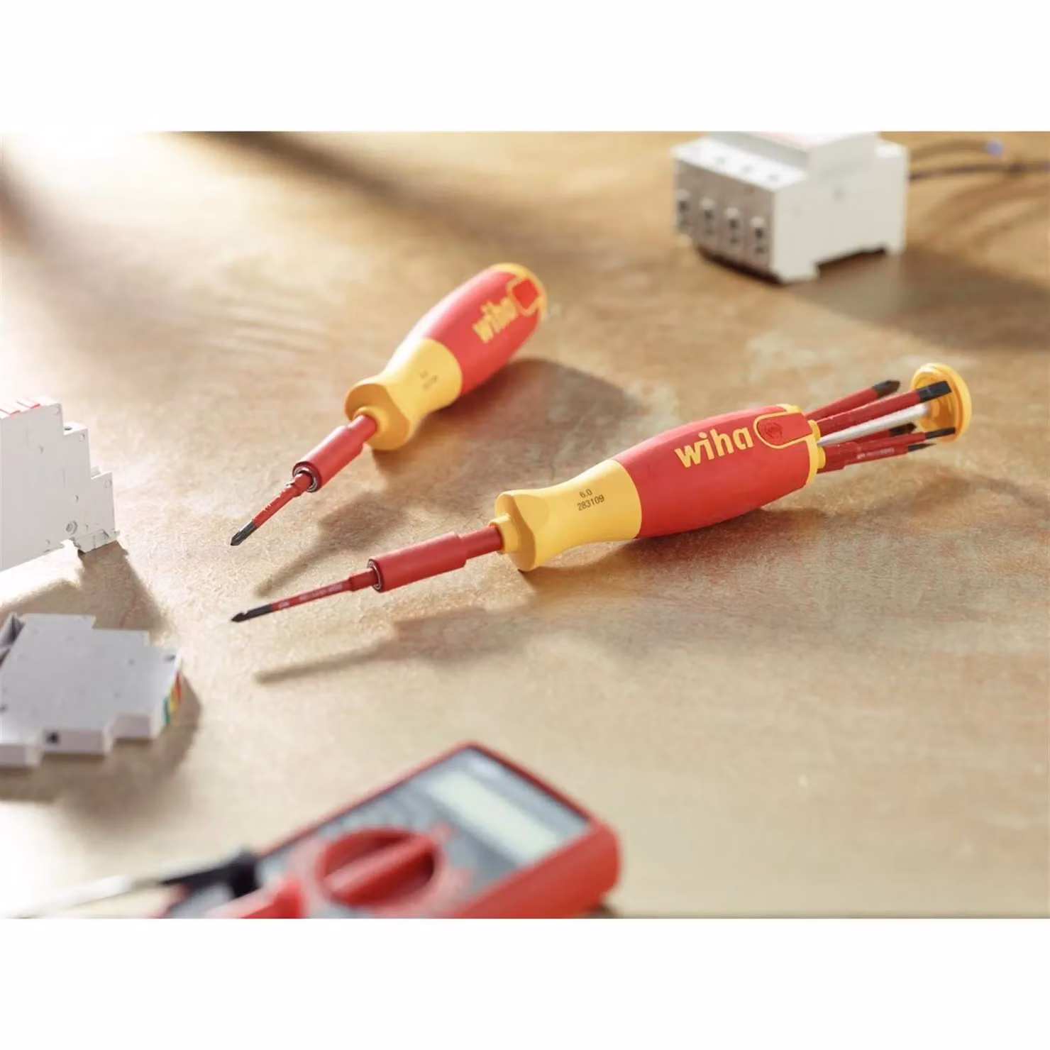 Wiha Electric Liftup Bit Magazine Screwdriver Set, 6 Piece, Red and Multicolour – 3