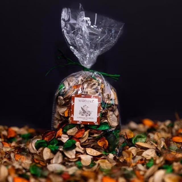 Marco Paul Christmas Scented Spiced Cinnamon Potpourri in Brown and Multicolour