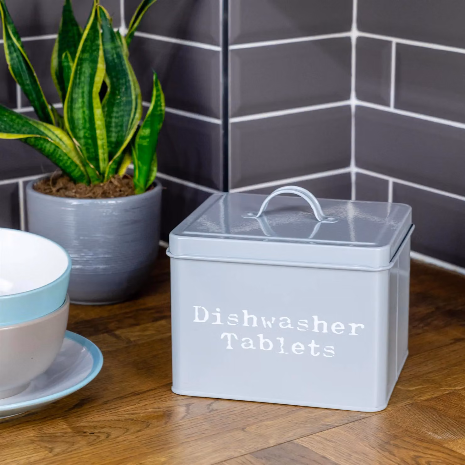 Harbour Housewares 4 Piece Vintage Metal Airtight and Leakproof Utility Canister Set in Grey – 2