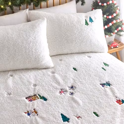 Riva Home Christmas Together Teddy Fleece Duvet Cover Set in White and Multicolour, W/D/H: 180 x 200 cm – 2