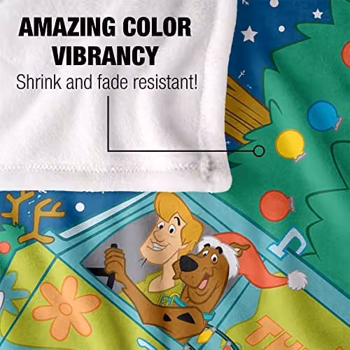 LOGOVISION Scooby Doo Oh Christmas Tree Van Super Soft Microfibre Throw Blanket, W/D/H: 152 x 127 cm, Multicolour and White – 3