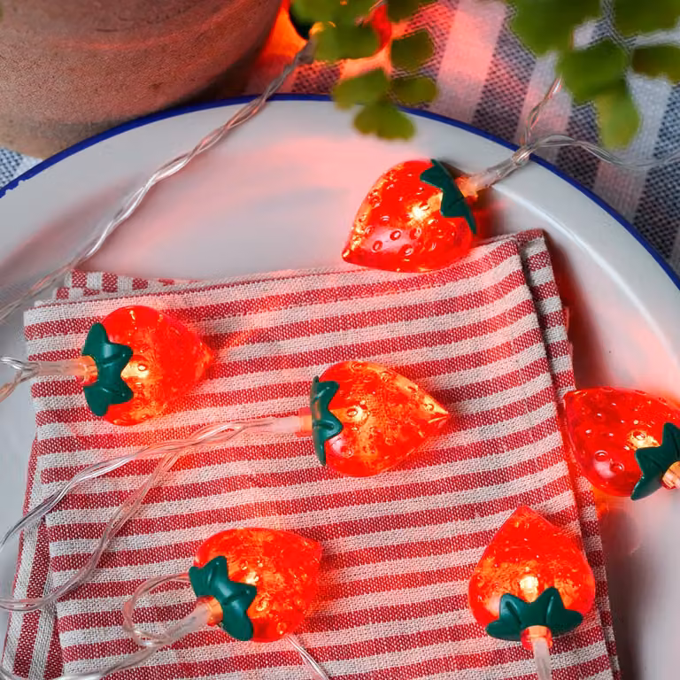 Lights4fun Strawberry String Fairy Lights with Warm White LEDs and Timer, Red and White