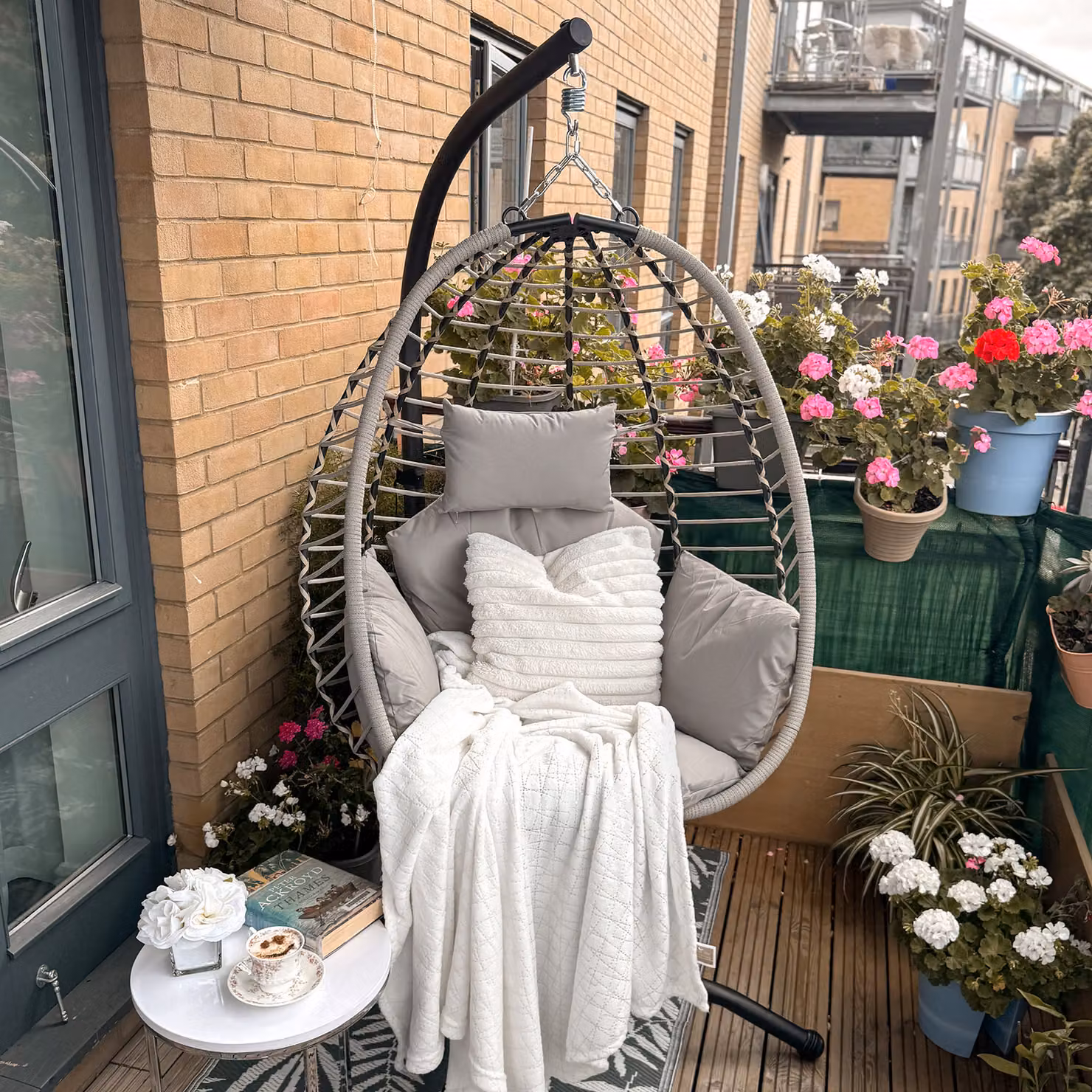 Outsunny Grey Egg Outdoor Swing Chair with Metal Stand and Padded Cushion – 6