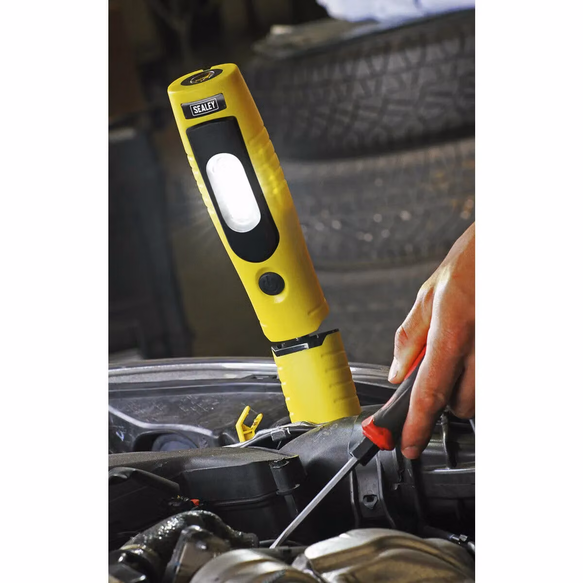 Sealey Loops 360 Swivel Inspection Light with 7 SMD 3W LED, Rechargeable, Yellow – 2