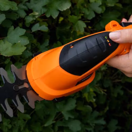 Yard Force 7.2V Cordless Edging Grass and Hedge Shear Set with Rechargeable Battery and Charger, Orange – 2