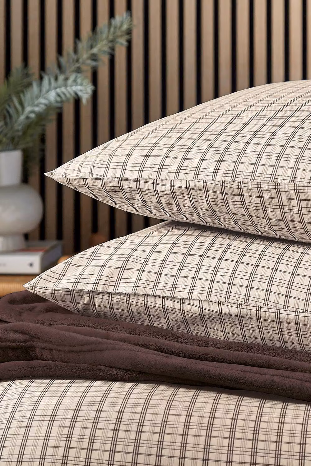 Helena Springfield Tranquil Check Reversible Single Duvet Cover and Pillowcase Set in Brown – 4