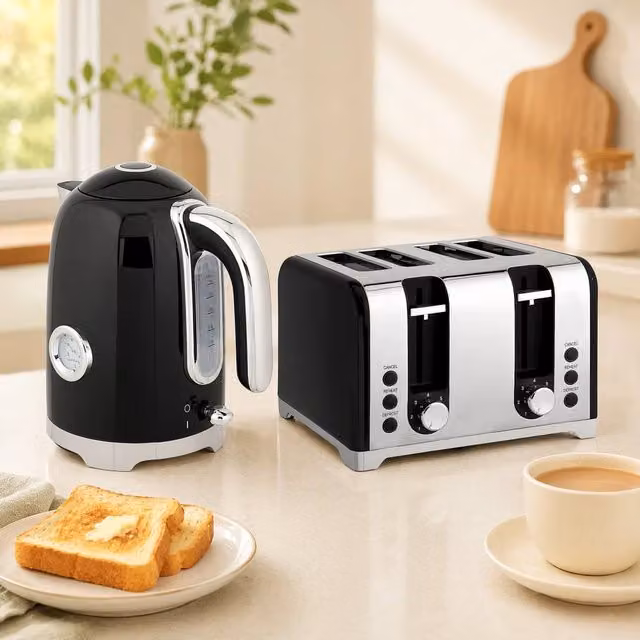 STILVORA Kettle and 4-Slice Toaster Set in Black and Silver