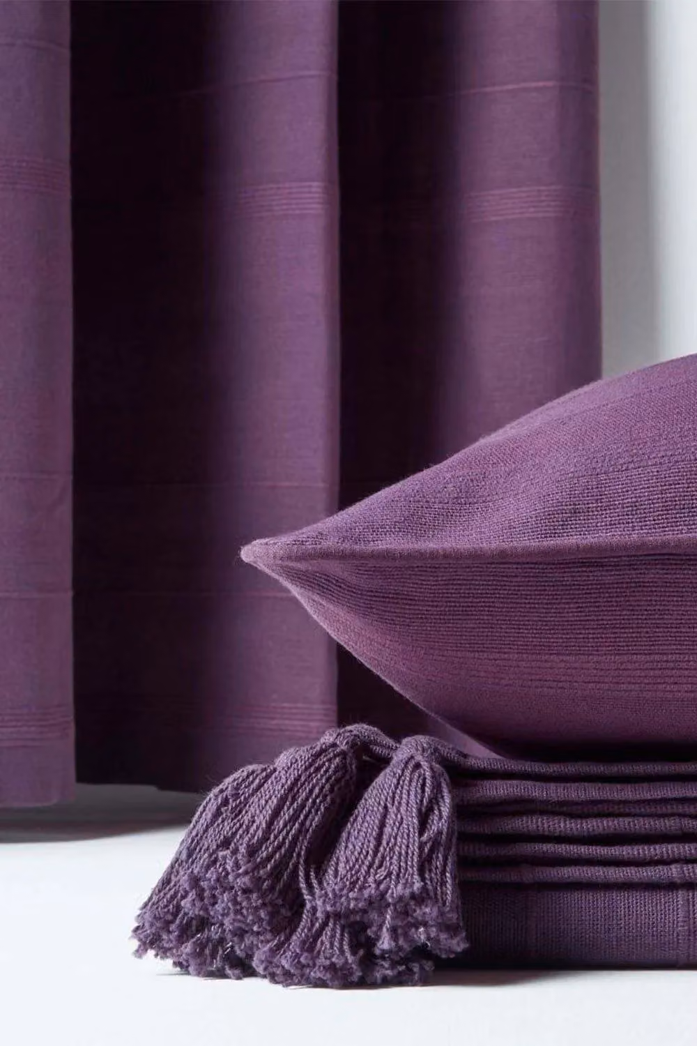 Homescapes Purple Rajput Eyelet Curtain Pair in 100% Cotton, Width: 140 cm, Drop: 137 cm – 2