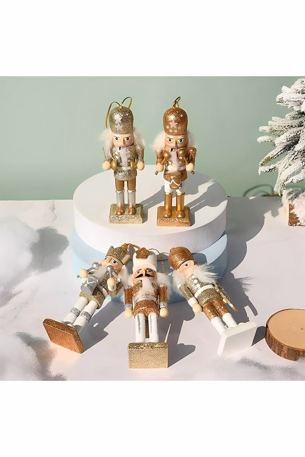 Living and Home 5-Piece Wooden Christmas Nutcracker Figurine Decoration Set in Gold, Silver and White – 2