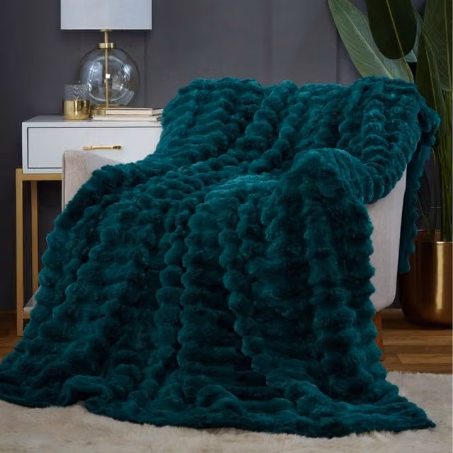 Rapport Home Striped Fleece Throw Blanket in Green, W/D/H: 150 x 200 cm
