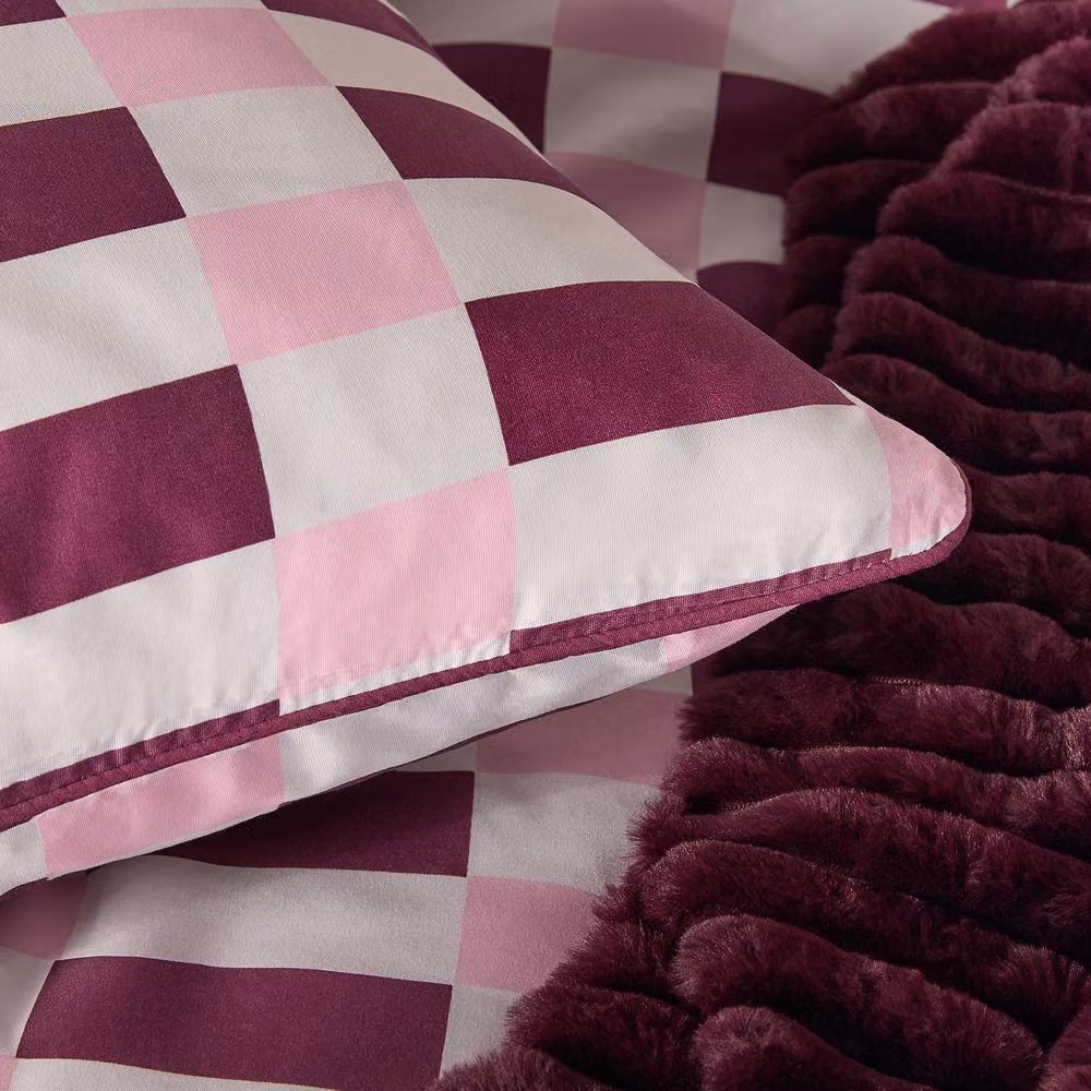 OHS Checkerboard Microfibre Double Duvet Cover and Pillowcase Set in Pink and Red, W/D/H: 200 x 200 cm – 6