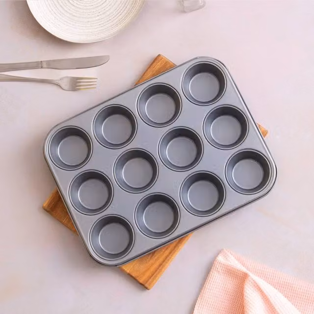 Betterware Essentials Non-Stick 12 Cup Muffin Tray in Silver – 4