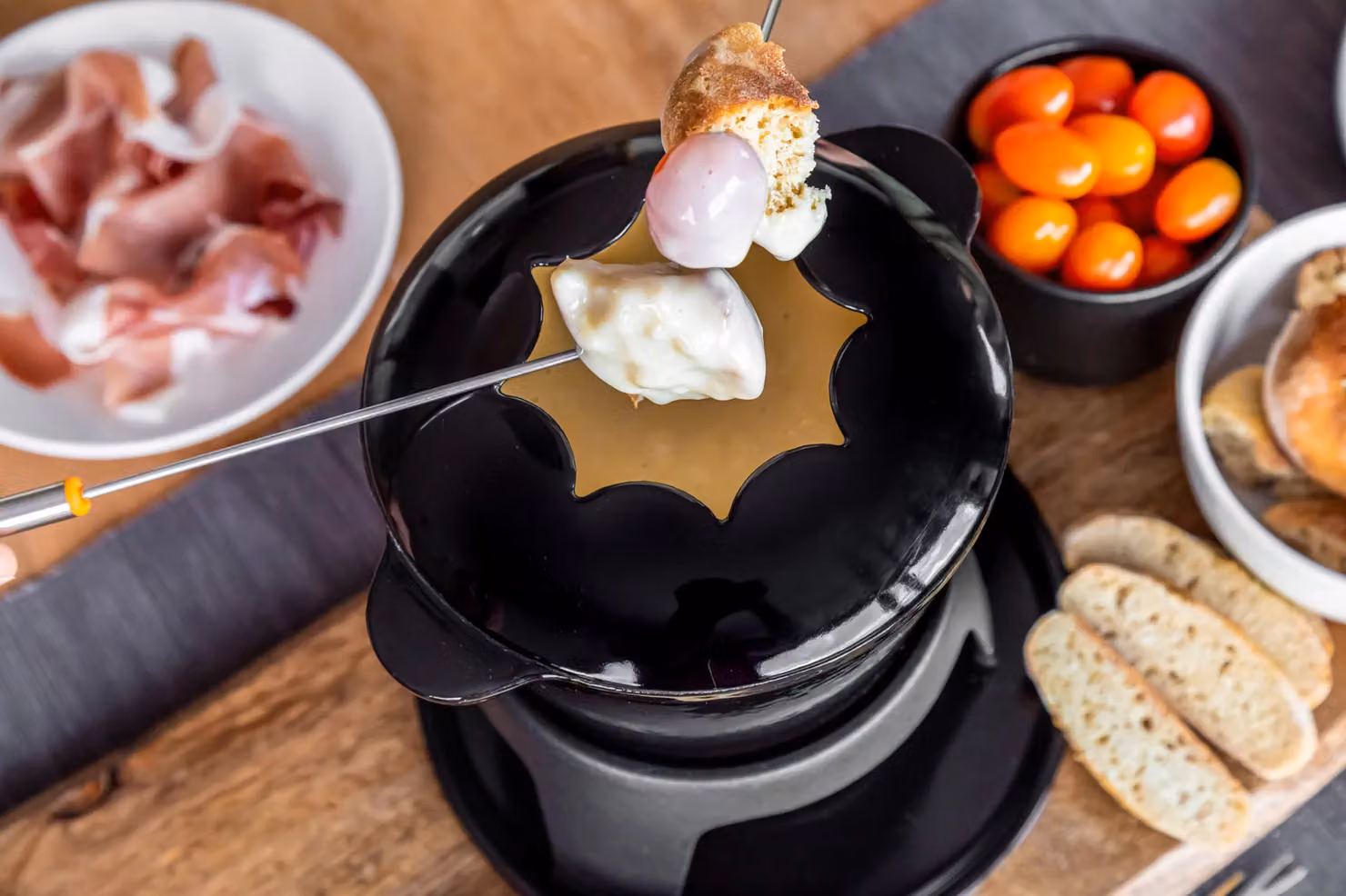 MasterClass Cast Iron Enamelled Black Fondue Set – 4