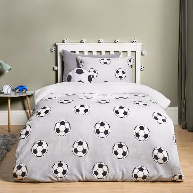 OHS Glow In The Dark Ultra Soft Football Print Kids Duvet Cover and Pillowcase Set, Grey, W: 140 cm, L: 200 cm – 1