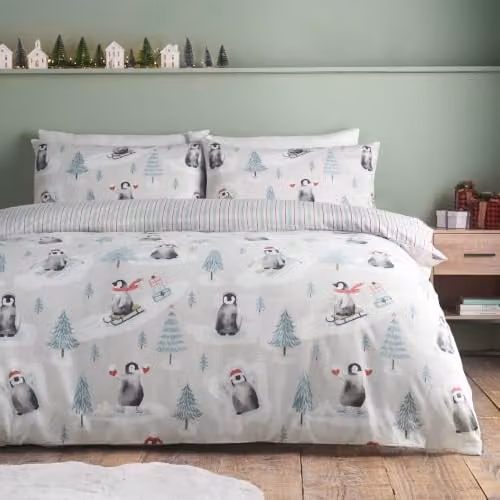 Catherine Lansfield Christmas Penguins Reversible Cotton Flannelette Double Duvet Cover Set in Green and White, W/D/H: 200 x 200 cm with 2 x 50 x 75 cm Pillowcases