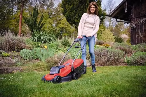 Einhell 1000W Electric Lawn Mower with 32cm Cutting Width and 30L Collection Bag in Red and Black – 2