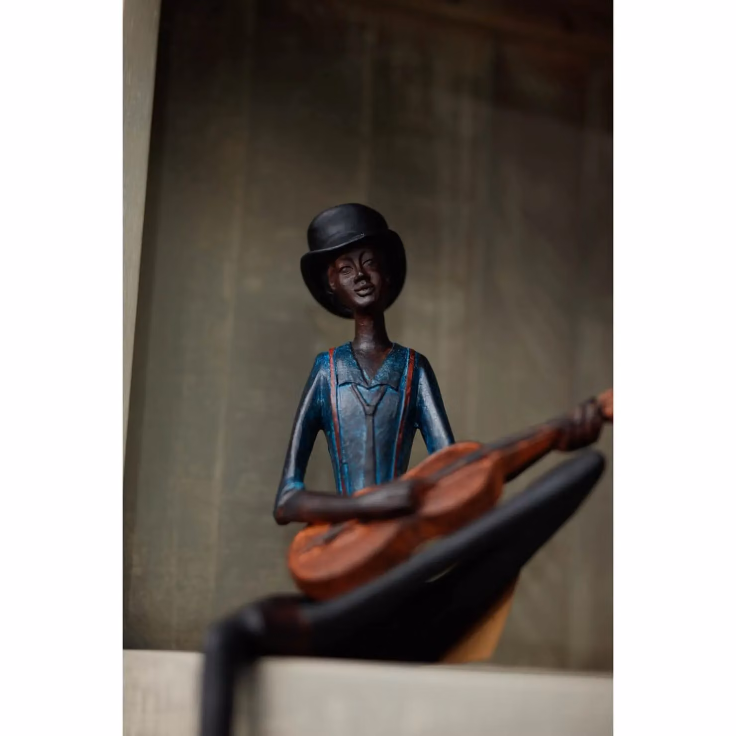 Love Lace Sitting Jazz Band Strings Ceramic Tabletop Figurine in Brown – 2