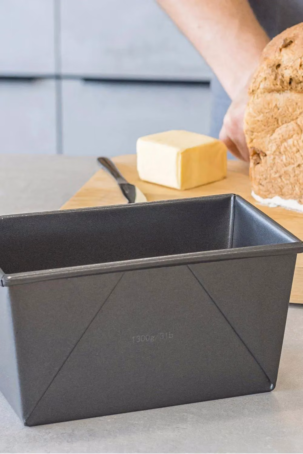 MasterClass Non-Stick Carbon Steel Rectangular Loaf Tin in Black or Grey, W: 21.5 cm – 3